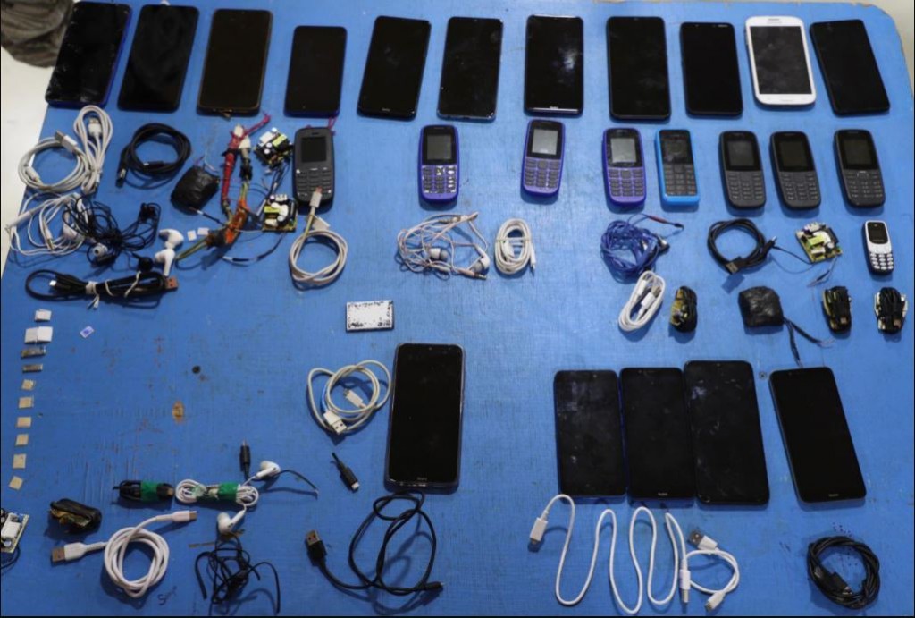 One Photos - 283Y1BldlMa5b9htJX2cR8N8q.JPG