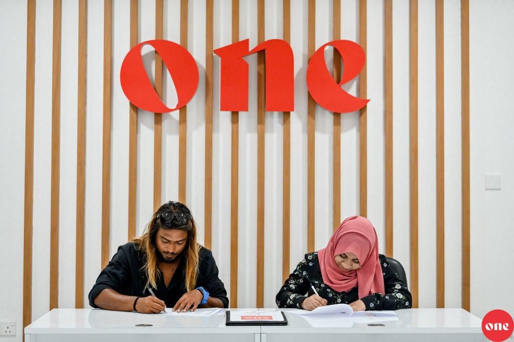 One Photos - 2IGMcbHYF17Mio49uVBDeJSIE.JPG