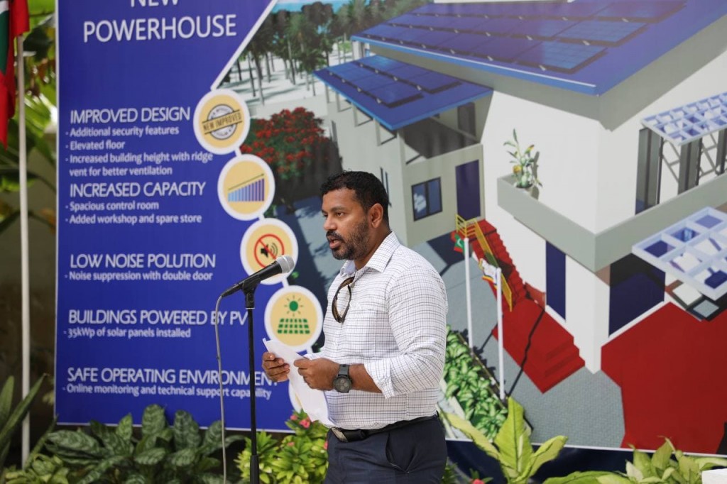 One Photos - 4DytIG8c671urOUYrBFoLkxYZ.jpg