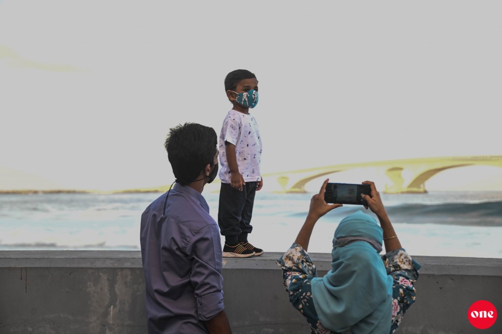 One Photos - 5wWW6gnkWguLk9or3s4F6Fe15.jpg