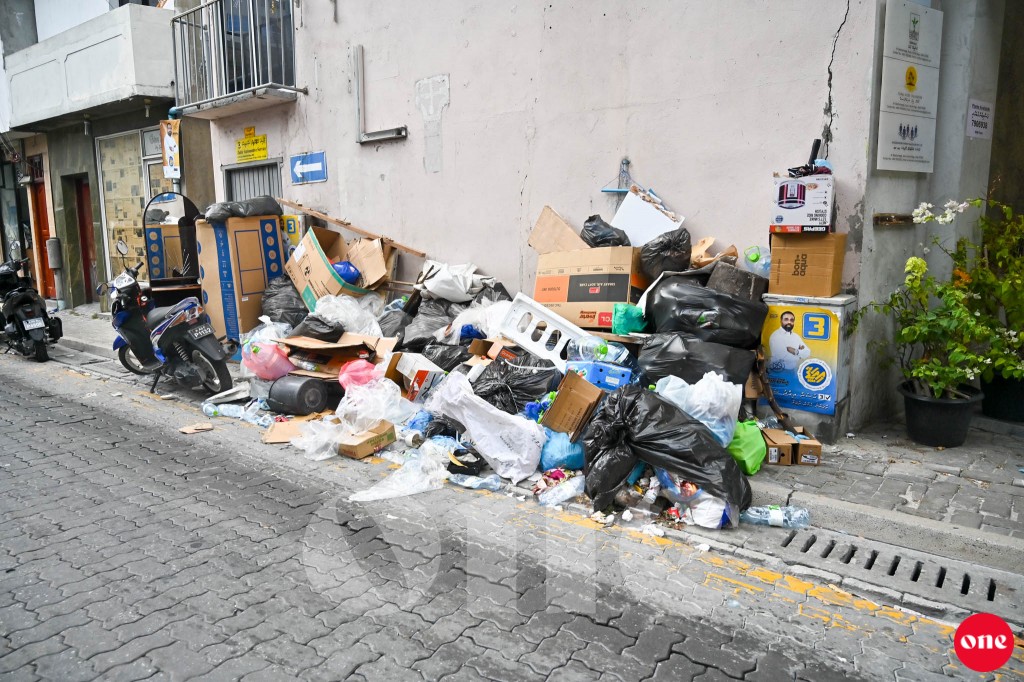 One Photos - 8qxxulid2bJscrsNog35lkhgP.jpg