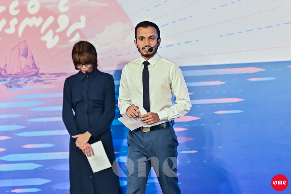 One Photos - 9e6Rrx0GRKq7J4Yy3cbJywRah.jpg