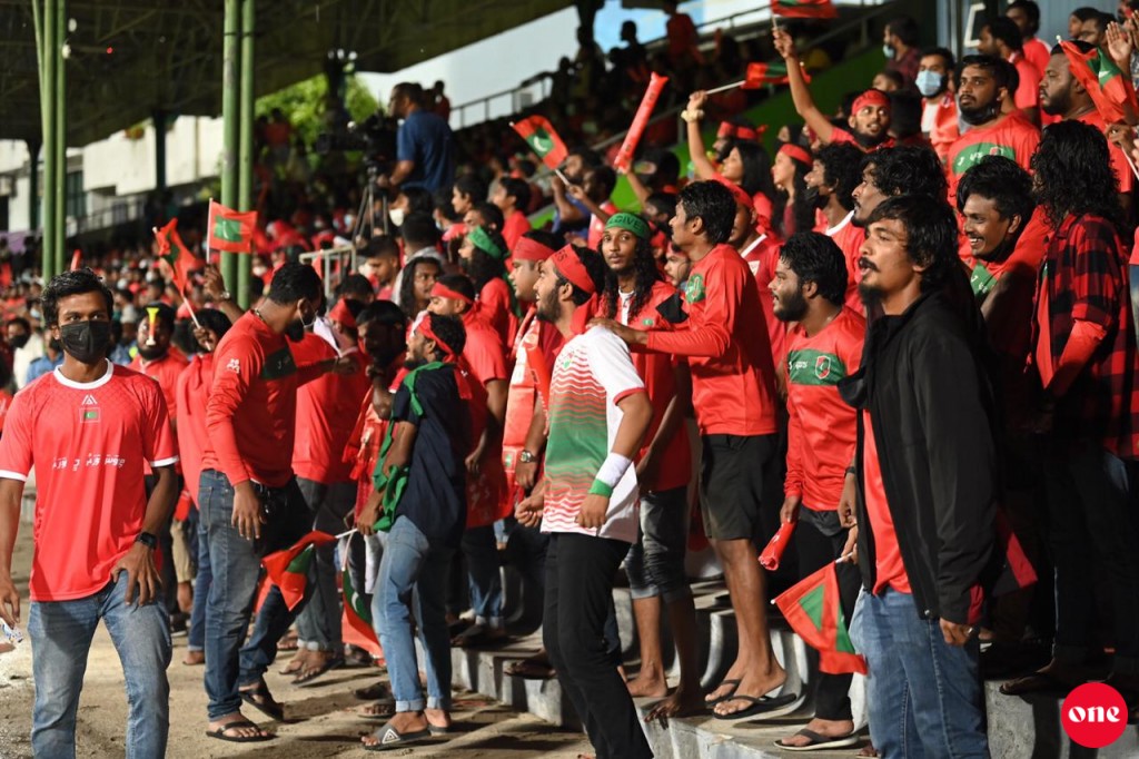 One Photos - BmgBknb5lqxXw3zPwmLiiFNLi.jpg