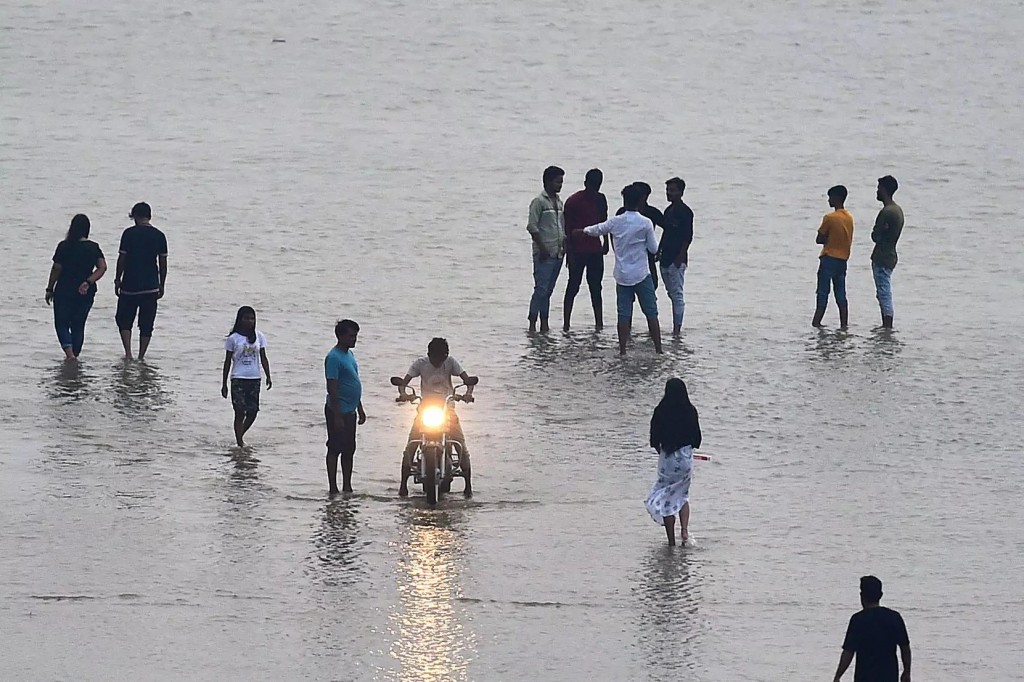 One Photos - EaXM0vBqTece7I78yymUbwoS5.jpg
