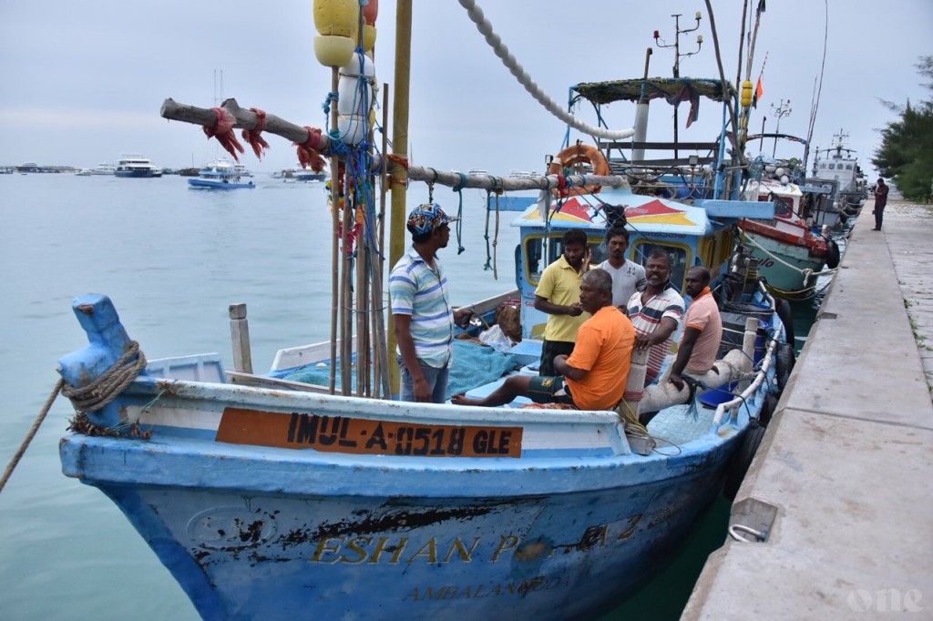 One Photos - EhDcXfloFaItbuXn16U87qUNr.jpg