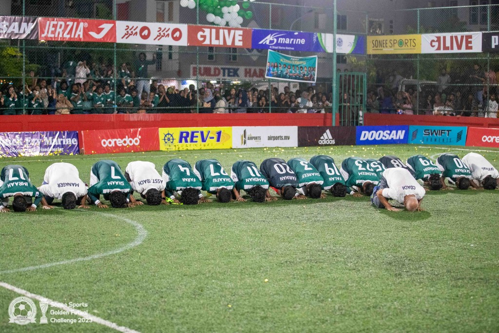 One Photos - J1SLlUjxPpiZbCARsUo90KVbP.jpg