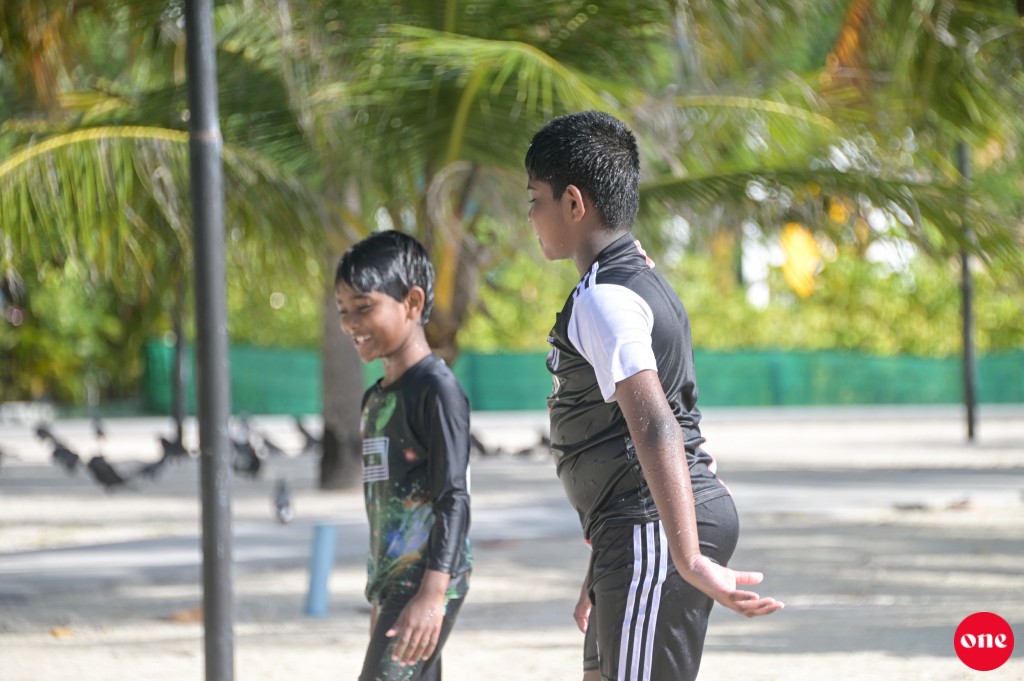 One Photos - J9QKY41h4x3Kx4pWTiEVfddWC.JPG