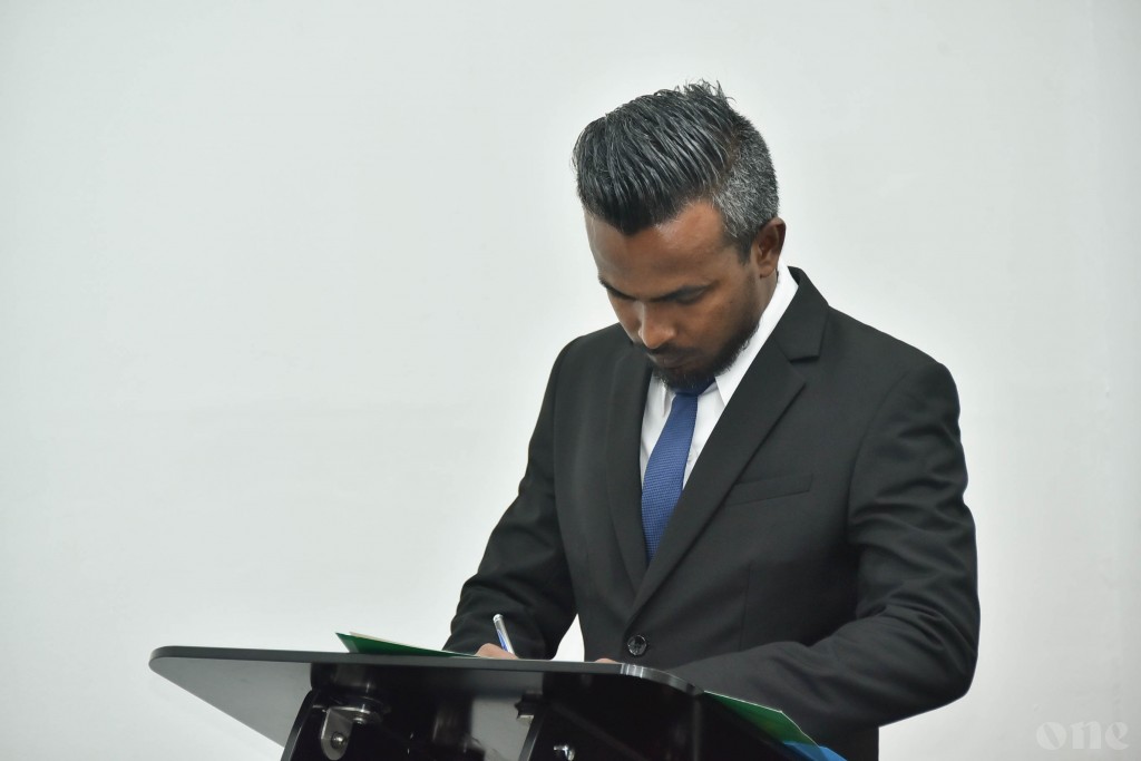 One Photos - MxUwwsIeI1GYkSmSM6DDiBkbi.jpg