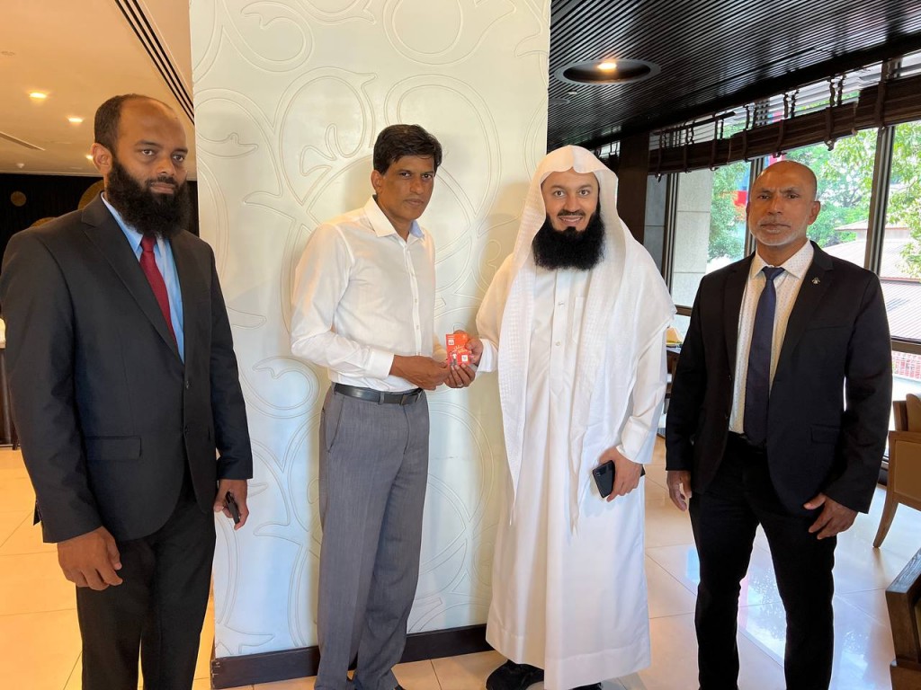 One Photos - Qx1WzFB79XZxcVfjqpWUNiH4e.jpg