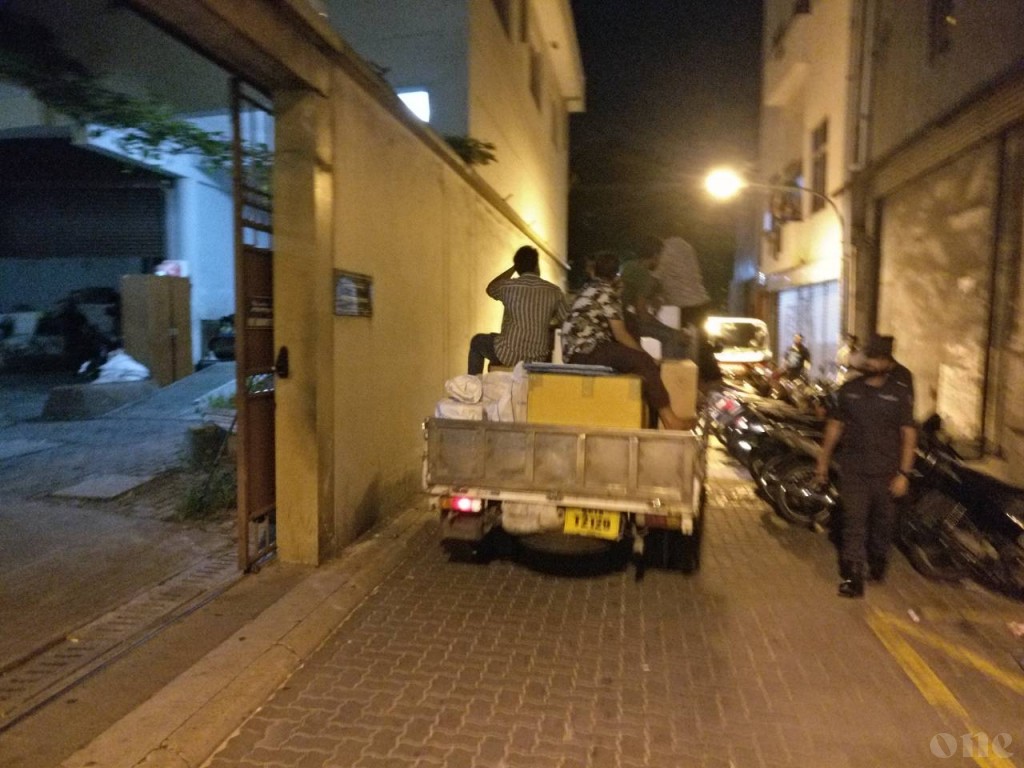 One Photos - R129vOSVoZ4vDJXmbykXaXiHb.jpg