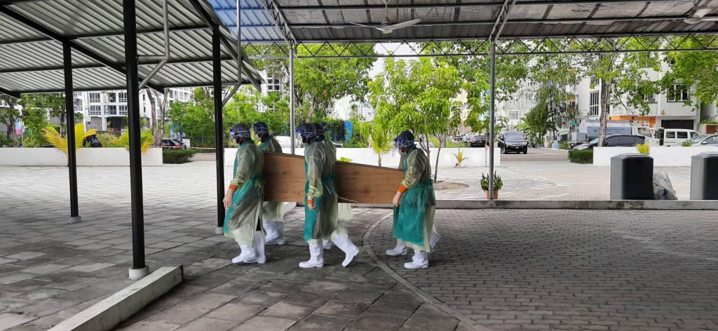 One Photos - SI4oP5tAxfNrGygdVOuwvytYZ.jpg