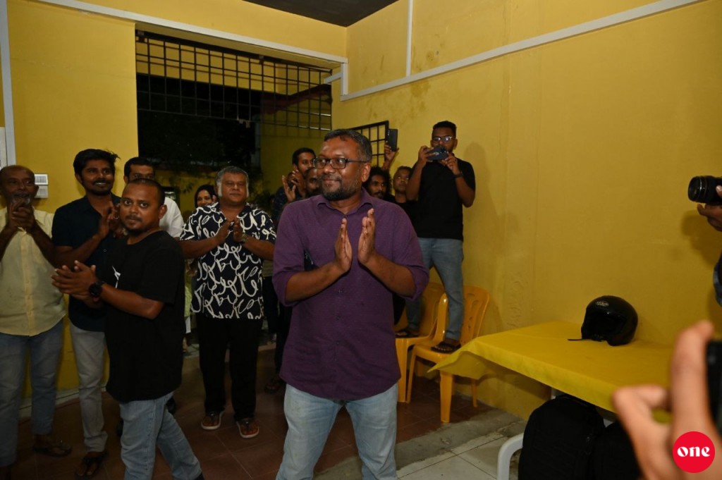 One Photos - T1hxZmASaNDoLP4sqzHaSTAKX.jpg