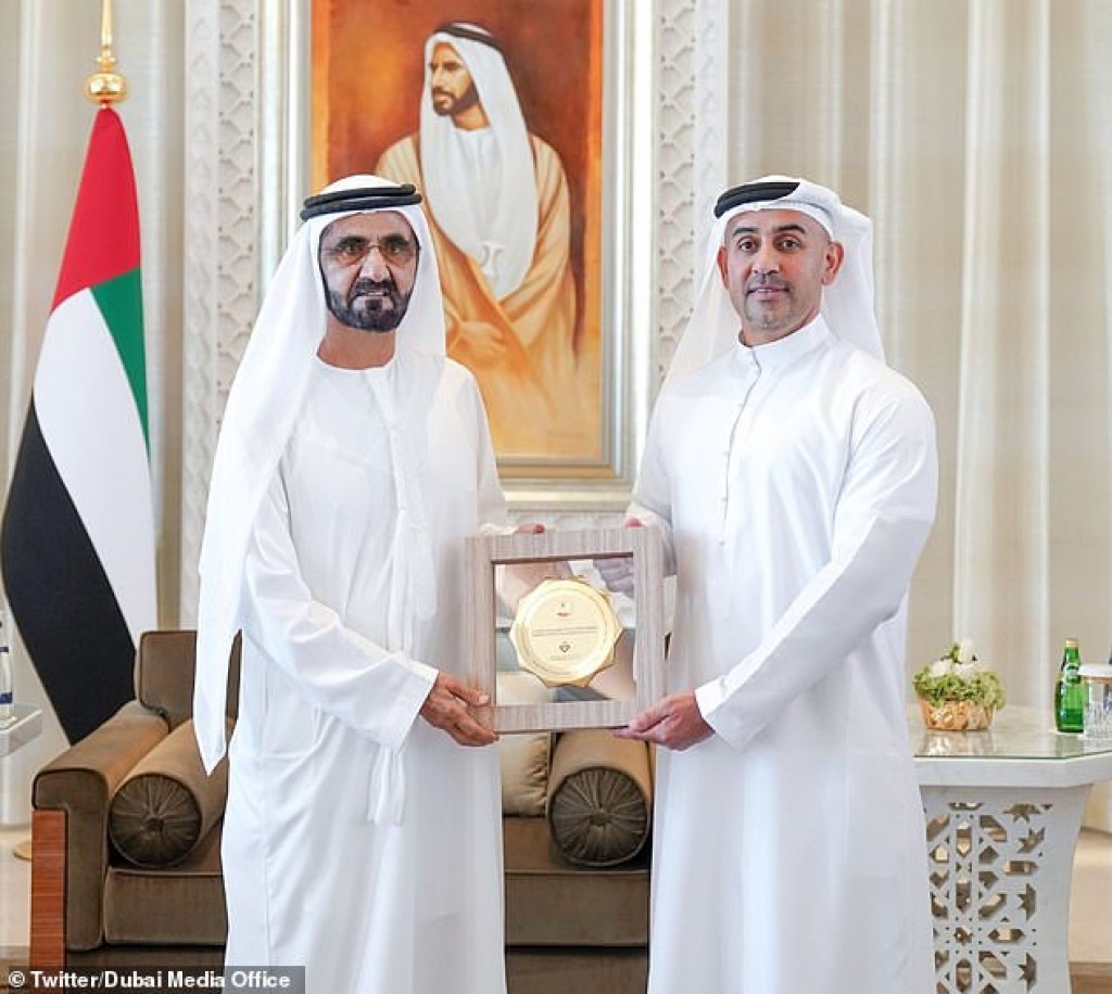 One Photos - TiDv3kgwbOCY3vUyBH0uYKrJB.jpg