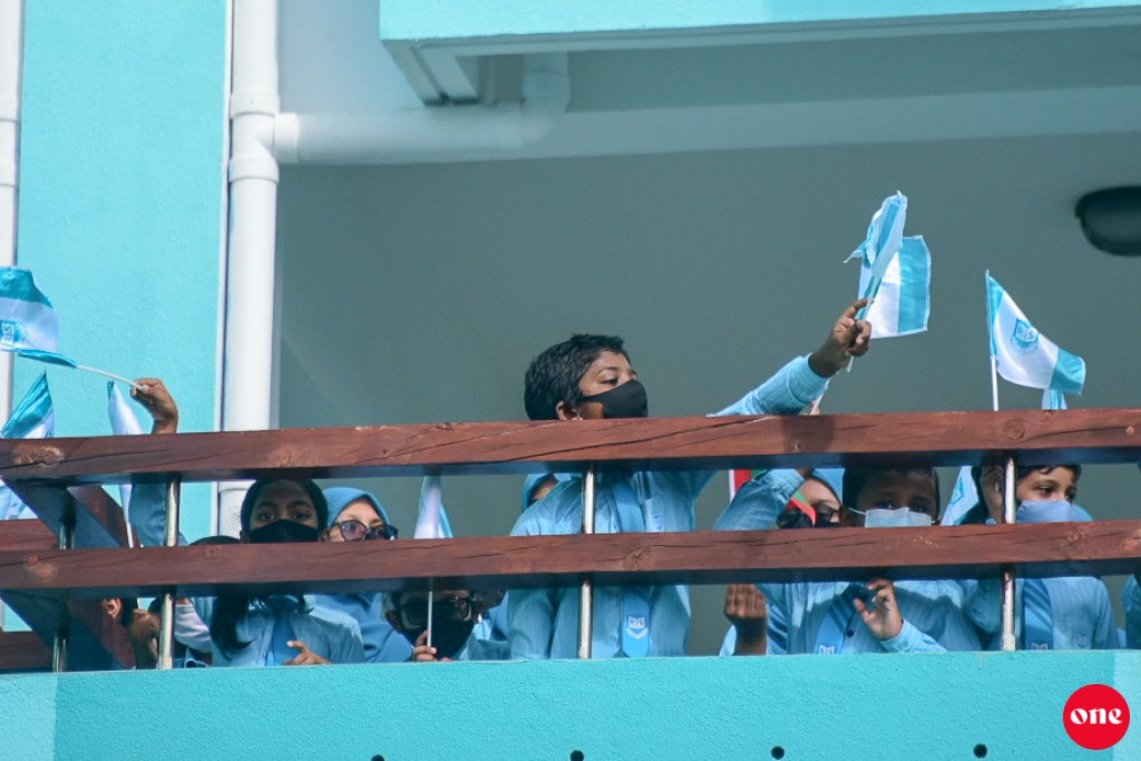 One Photos - UOobSyLt5sX2uH16iQx4O8GHp.jpg