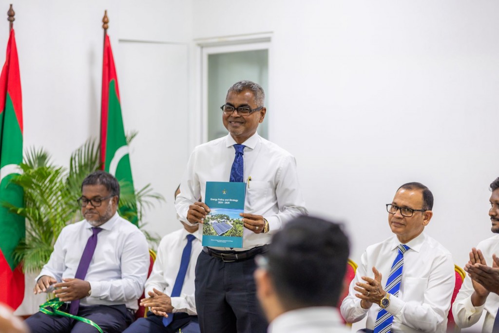 One Photos - WkekTuUx1zDHeHjaJGH6umLSl.jpg