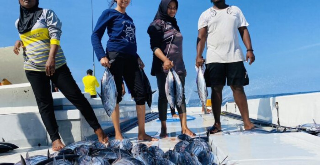 One Photos - Z243ZQLR4z1IvlOHe8Vmb6hbs.jpg