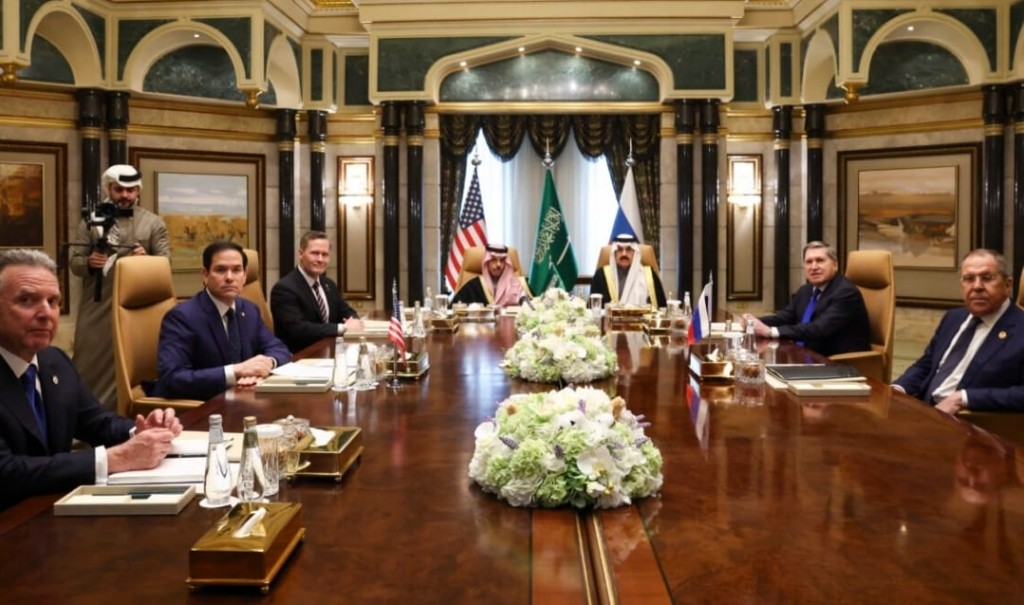 One Photos - fwGjWpu0ZtjPFpfZUTrXmCpSU.jpeg