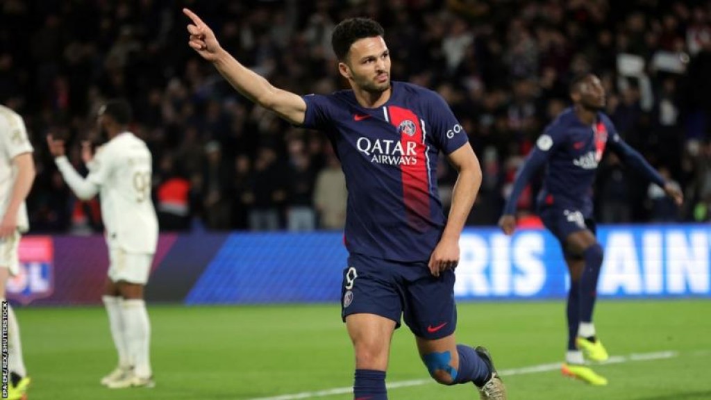 One Photos - hPwr1RhA0xXaitbAXI7u40xqn.jpg