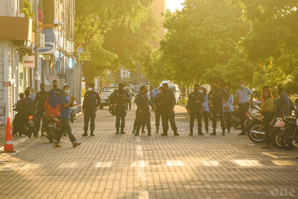 One Photos - jplUig5HaGELLdEkMtBDTzeN3.jpg