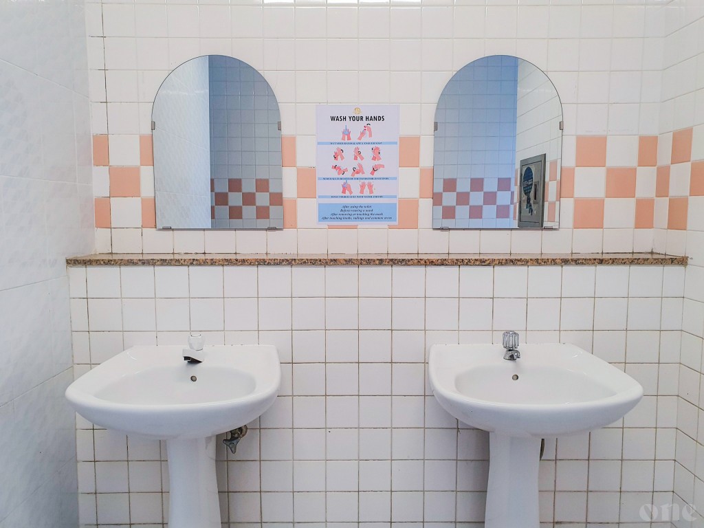 One Photos - lciMlniGL3KzSOe55HQMI2mnU.jpg
