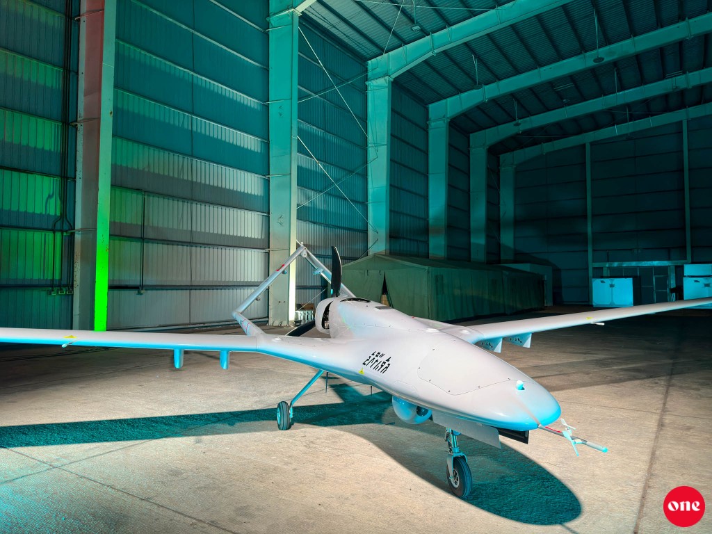 One Photos - o6AwvdA4kkCNgX59G1k4sTRQu.jpg