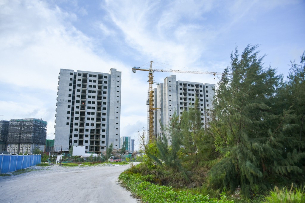 One Photos - pXaqa3Y4Sq3aIvYwQ14DBmGzz.jpg