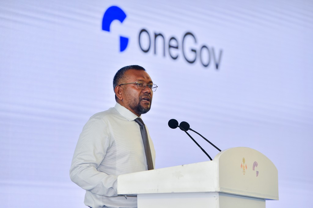 One Photos - tof42ZpcoGQ7mpoZOdavG9vVP.jpg