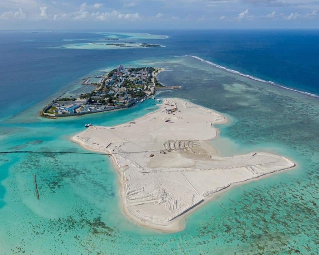 One Photos - vK91KeylTVt8eTkXPiInwoJQj.jpg