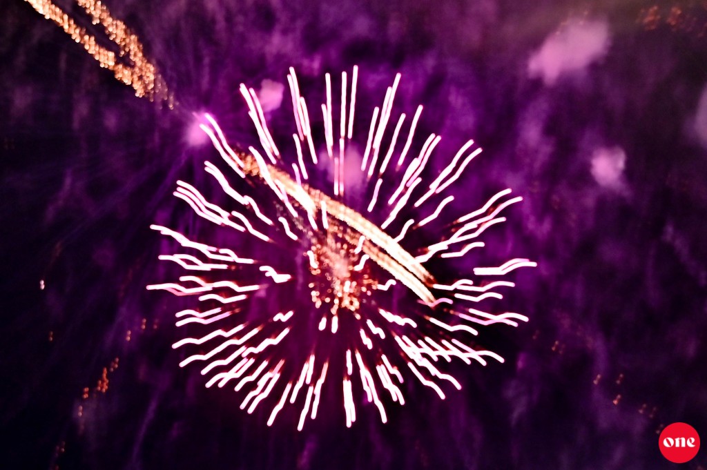 One Photos - wWA1shjWLum16BdquIySlJLsT.jpg