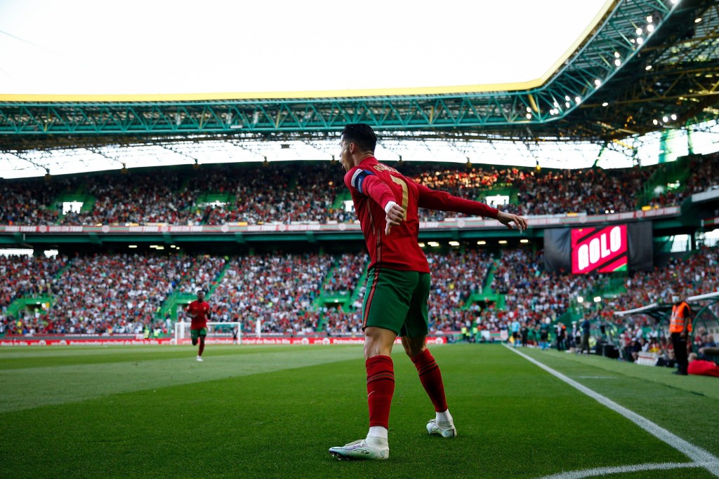 One Photos - zCklhRu6UtRMgEwOuu6fC0ifL.jpg